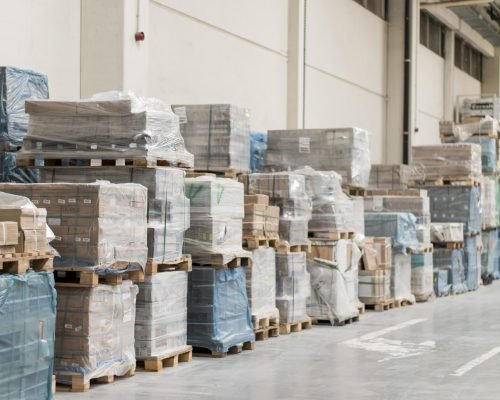 disposition-des-boites-dans-le-centre-logistique